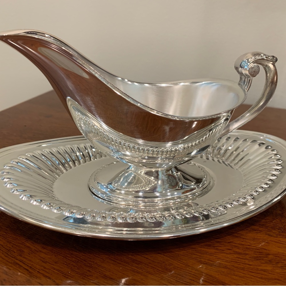 Gravy Boat with Tray, two pieces.  Sheffield Silver Plate, Made in USA